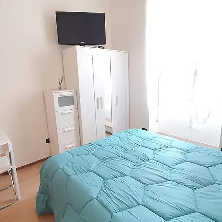 Tidy Studio - Policlinico * バーリ